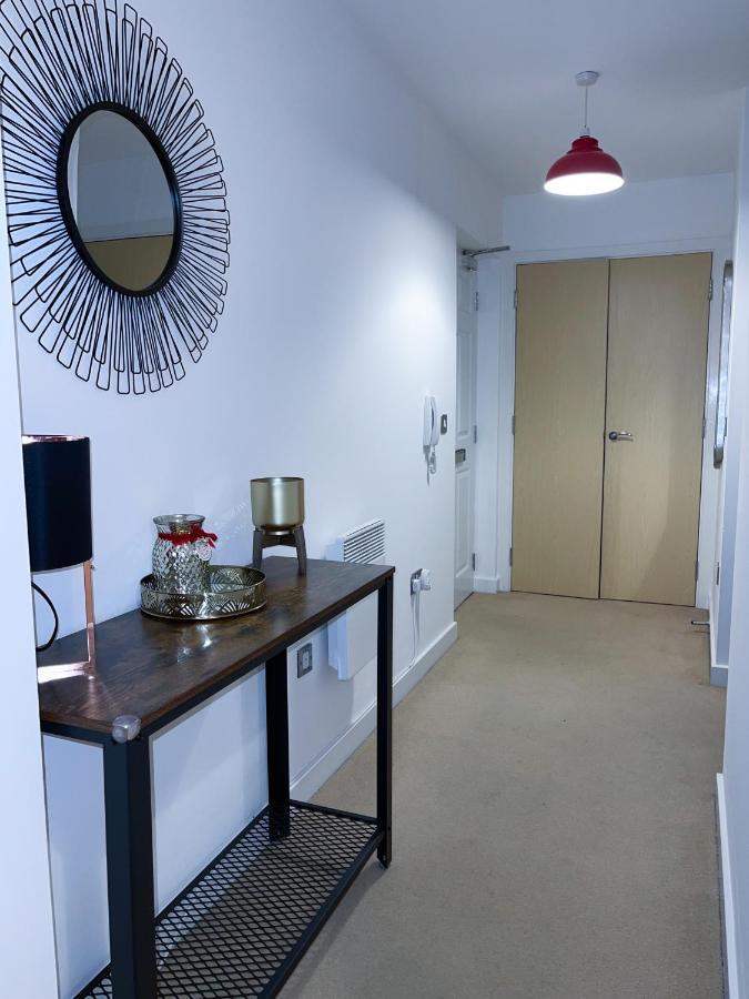 Station Side Penthouse Apartment Wolverhampton Exterior photo